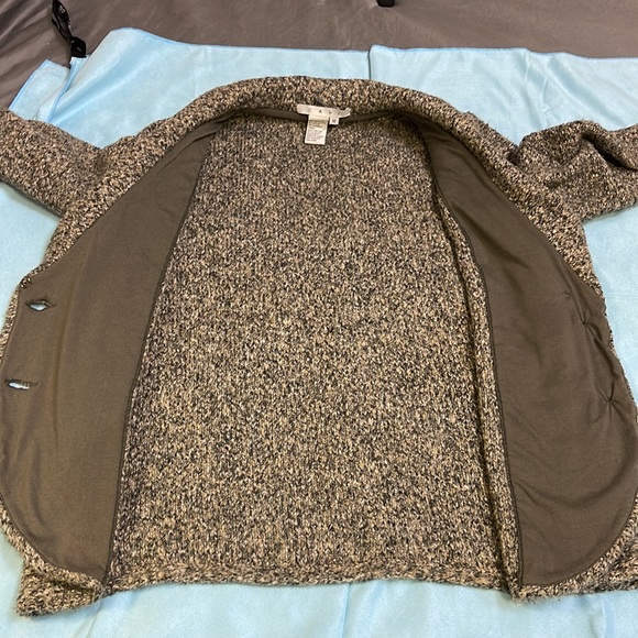 Cabi Two button sweater size medium - Picture 8 of 9